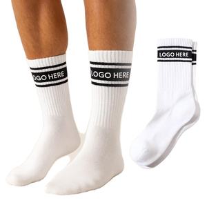 Chaussettes de sport unisexes personnalisées avec logo, chaussettes de sport décontractées pour enfants, respirantes, écologiques, pour le tennis, le yoga - Product Image 1