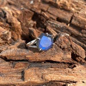 Anillo de labradorita azul hecha a mano con plata de ley 925, piedra preciosa única, joyería de moda, regalo para mujeres y hombres - Product Image 1