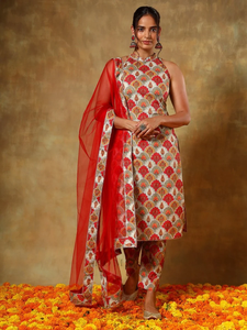 Conjunto de traje de algodón con cuello halter rojo GUZARISH con motivo étnico |   Kurta de Algodón Puro Estampada con Palazzos y Dupatta, Ropa Festiva para Mujer - Product Image 4