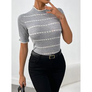 Pull en tricot de soie à imprimé cerises vintage pour femme - Col montant, manches courtes, côtelé - Product Image 3