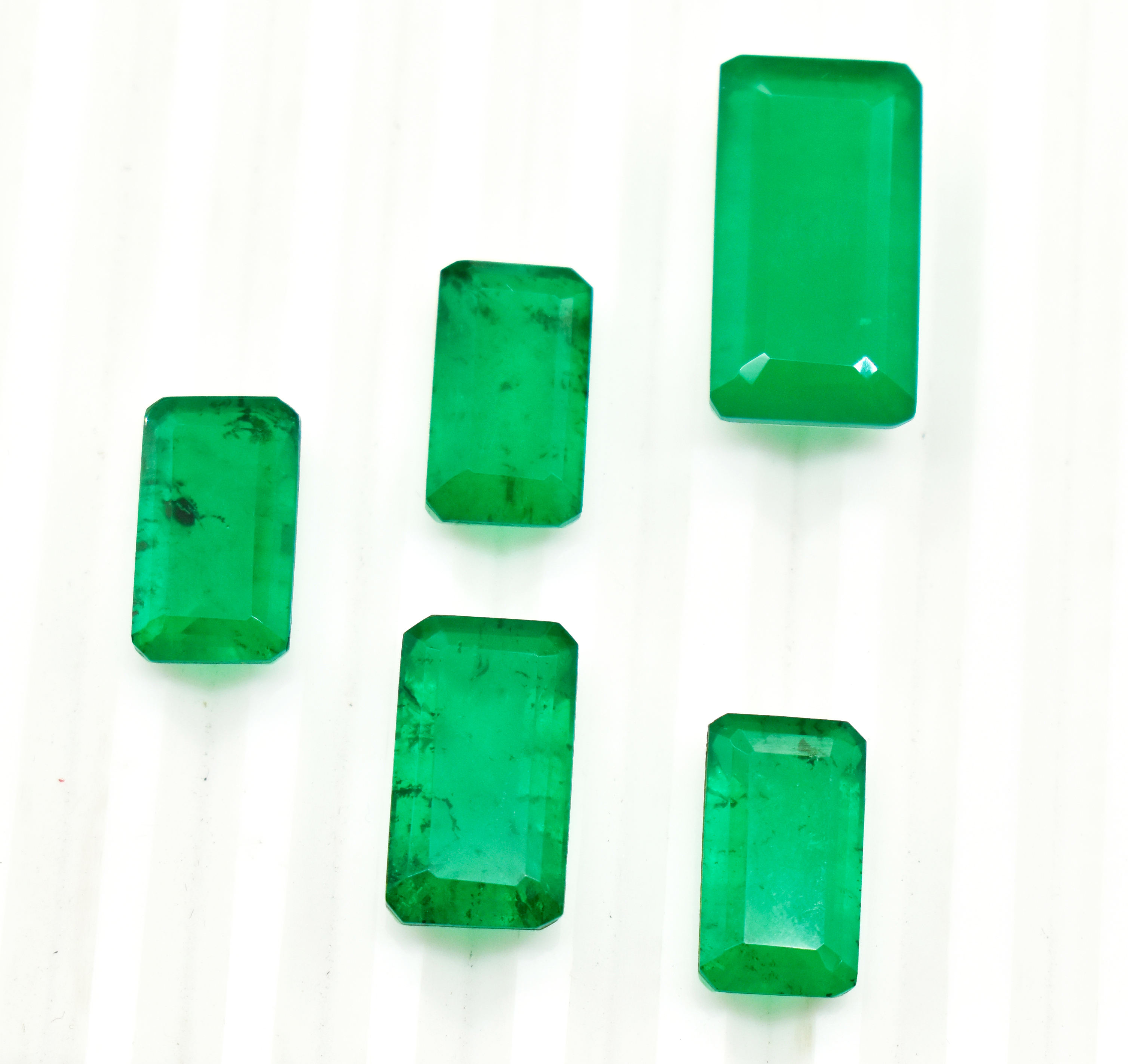 สีเขียว