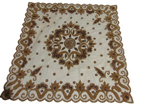 Chemin de table floral de mariage Couverture de table à manger brodée de style européen pour le dîner à la maison et les occasions spéciales - Product Image 2