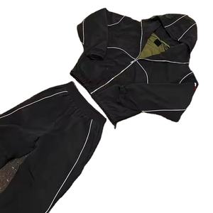 ชุดวอร์มผู้ชายแบบมีฮู้ดสำหรับฤดูหนาว ผลิตตามสั่งแบบ OEM ขายส่ง ผ้าโพลีเอสเตอร์/คอตตอน ระบายอากาศได้ดี สะท้อนแสง 3M  พร้อมเสื้อแจ็คเก็ตและกางเกง - Product Image 2