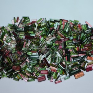Taille de mélange de forme de baguette de tourmaline multi naturelle. Lot de pierres précieuses pour la fabrication de bijoux - Product Image 1