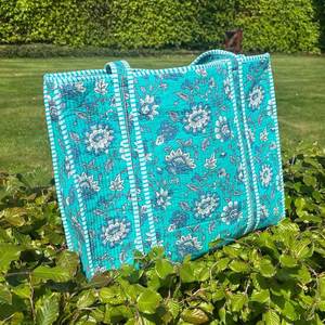 Sacs fourre-tout matelassés élégants patchwork sacs à provisions indiens faits à la main pour femmes, sacs à main ethniques en tissu doux - Product Image 4