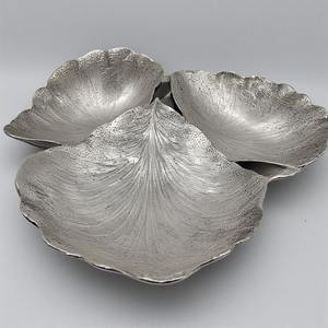 Serveur de fruits secs de luxe en aluminium et verre de qualité supérieure avec compartiments de forme ronde Finition or antique conçu pour une utilisation décorative - Product Image 5