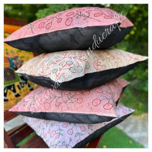 Housse de coussin Kantha brodée florale vintage élégante housse de coussin bohème indienne pour la maison hôtel broderie exquise - Product Image 3