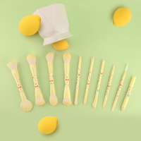Kinlly – Kit de 10 pinceaux de maquillage à double embout en poils synthétiques, manche en bois antidérapant avec virole en aluminium doré, pour visage et yeux