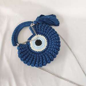 Bolso de mano de ganchillo nuevo, hecho a mano, de poliéster tejido, de gran capacidad, con diseño de monstruo de ojos grandes, cierre abierto, estilo urbano sencillo, con cadena de borlas trenzadas - Product Image 3