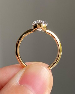 Bague solitaire Moissanite poire allongée 12x7 MM fabriquée à la main avec demi-lunette classique dans une superbe bague de fiançailles ou de cadeau pour elle - Product Image 3