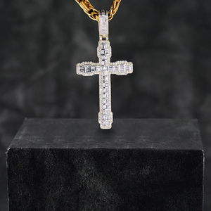 Collar con Colgante de Cruz Clásica de Oro Sólido de 14K con Diamantes Cultivados en Laboratorio de Corte Brillante, Certificado por GIA, Regalo Unisex - Product Image 1