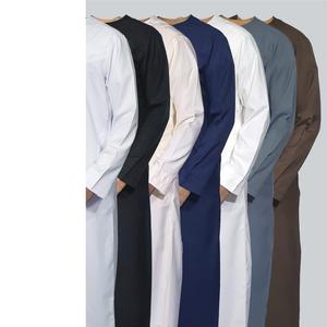 Dernière haute qualité arabe dubaï islamique vêtements ethniques hommes Thawb Jubba manches courtes ethnique Thobes couleur unie hommes musulman Thobe - Product Image 4