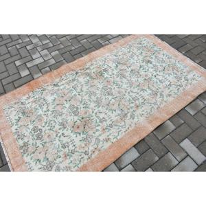 Tapis de 3,7 x 6,8 pieds, tapis turc vintage, tapis en laine à imprimé animalier orange et vert - Product Image 2