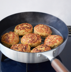 UMIC Aluminio y magnesio fundido Teflón de clase alta Mango de madera de alta calidad sartén Fu-ga ampliamente profundamente ligero Hecho en Japón - Product Image 4