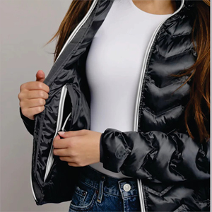 Meilleures ventes Veste matelassée pour femmes personnalisée de haute qualité à capuche Designer toile col montant inspiré High Street Style vente en gros - Product Image 4