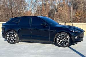 Aston Martin DBX Plus 2021 d'occasion en excellent état, sans accident, conduite à gauche/droite - Product Image 3