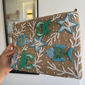 Bolso de Mano de Algodón Clásico y Moderno, Hecho a Mano y Personalizado con Cuentas, para Chicas, Disponible a Precio de Mayoreo para Exportación a India - Product Image 1