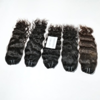 Extensions de cheveux humains indiens noirs naturels, brins bruts d'un seul donneur, ondulés profonds, non traités, prix bas avec style de vague naturelle