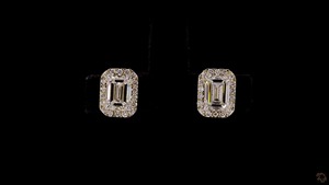 Boucles d'oreilles en diamant cultivé en laboratoire taille émeraude 2.25 ct or jaune 14 carats VVS EF Clarity bijoux fins durables pour femmes - Product Image 6