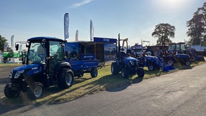 Tractor de Ruedas Usado Solis 60XL 4WD con Motor de 60HP, Transmisión por Engranajes, Bomba y Rodamientos, Alta Productividad, en Venta - Product Image 3