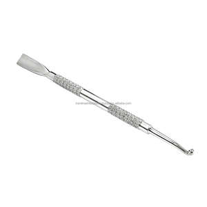 Pousse-cuticules professionnel réutilisable en acier inoxydable à double extrémité, curette nettoyante pour ongles, outil de manucure et pédicure - Product Image 3