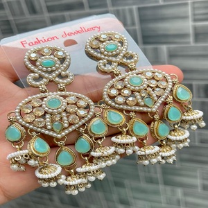 Dernières boucles d'oreilles design en nacre (MOP) Style ethnique indien élégant avec artisanat délicat parfait pour toutes les occasions - Product Image 1