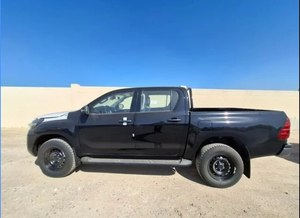 NUOVO 2025 Hilux Nero 2.7L Potenza (150 CV) 4 Cilindri 4X4 2 Assi Alimentazione a Benzina Trazione Integrale Trasmissione Automatica Guida a Sinistra - Product Image 4