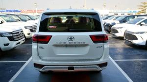 Toyota Land Cruiser GXR 3.5L 7 Posti, Trasmissione Automatica, Motore a Combustione Interna, Potenza 200-350 CV - Product Image 4