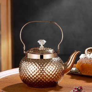 Théière florale en acier vert clair de style vintage avec poignée noire incurvée, unique et disponible au prix de gros - Product Image 3