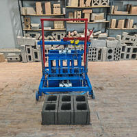 Petite machine portable de fabrication de briques creuses pour usage domestique, très demandée au Nigeria