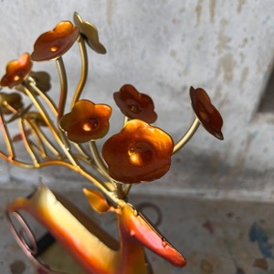 Estatuilla de Reno de metal elegante con astas artísticas Acento de decoración del hogar elegante para sala de estar o configuración festiva - Product Image 3