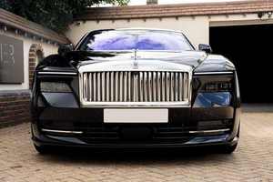 Voiture d'occasion 2024, berline hybride électrique, 5 portes, 5 places, 4 roues motrices, automatique, sièges en cuir, couleur foncée, haute qualité, conduite à droite/à gauche - Product Image 2