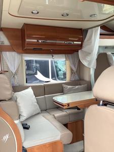 Autocaravanas de Lujo Rapido 7065FF de 2017 para Acampar, Caravana con Aire Acondicionado y Agua en Venta - Product Image 4