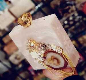 Bolso de mano con aspecto de mármol con flor hecha a mano, resina, Perla de imitación, chapado en oro, bolso con abalorio de mariposa Vintage, boda para mujer - Product Image 2