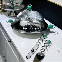 Support à cupcakes de luxe artisanal au design moderne, en métal feuille d'or, écologique, certifié CE, avec dôme en verre, lavage à la main uniquement, pour hôtels