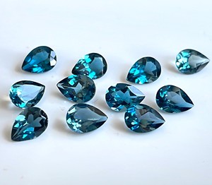 Topacio azul de Londres natural Corte de pera 7x9mm Facetado-Topacio azul de Londres Suelto - Product Image 2