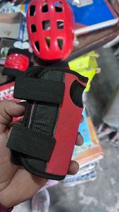 Ensemble de protection pour patins à roulettes à coque rigide, matériau PVC épais, protection de base, genouillères et coudières pratiques - Product Image 3