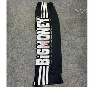 Pantalon de survêtement noir de style baggy pour homme avec bandes de logo sérigraphiées en tissu épais épais 350 GSM de qualité supérieure. - Product Image 4