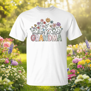 Maglietta Floreale per Nonna per la Festa della Mamma: "Blessed to Be Called Grandma" - Idea Regalo Promozionale Divertente e Ispirante - Product Image 3