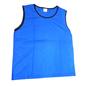 Chaleco de entrenamiento de fútbol reversible barato Baberos de fútbol para adultos - Product Image 1