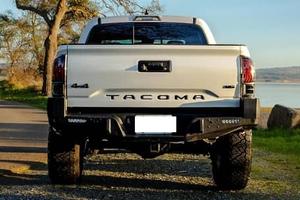 TOP VENTES T-O-Y-O-T-A TACOMA LIMITED DOUBLE CABINE 4X4 3.5 LITRES V6, AMORTISSEURS KING KIT DE REHAUT DE 2.5 POUCES, PLUSIEURS MODIFICATIONS - Product Image 6