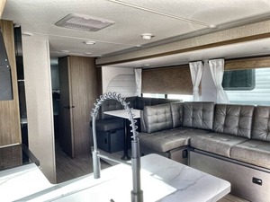 Proveedor Verificado de Autocaravana Usada F-o-r-e-s-t River Wildwood X-Lite 28VBXL 2026 en Venta - Product Image 3