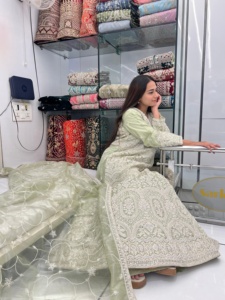 Vestido de novia de frambuesa pesada de moda india y pakistaní para mujer Nuevo precio al por mayor de moda del proveedor - Product Image 2