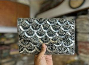 Venta al por mayor personalizado Metal bolso de muñeca de moda Crossbody cena bolsa Cadena de diamantes de imitación de moda mujeres bolsos de noche embragues - Product Image 2