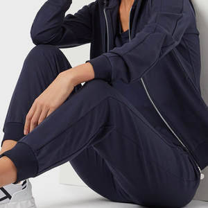 Sudaderas con capucha y pantalones de chándal con logotipo personalizado Conjunto de chándal de mujer 2 Conjunto de dos piezas Pantalones de chándal y conjunto de Sudadera con capucha estampada - Product Image 4