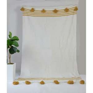 Couverture marocaine faite à la main, authentique artisanat berbère, couverture douce tissée à motifs tribaux, décoration d'intérieur, cadeau - Product Image 1