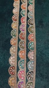 Tela de encaje bordado floral colorida vibrante y detallada con patrones intrincados, perfecta para la moda de alta gama - Product Image 3