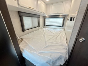 T-h-o-r C-h-a-t-e-a-u 2-2-E-C 2024 Usado en Venta - Product Image 6