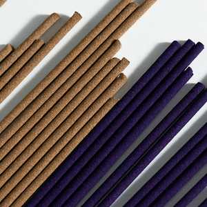 Bâtons d'encens traditionnels 40g – Coffret de purification [Bois de santal & Sauge blanche + Bois de santal & Rose] - Product Image 5