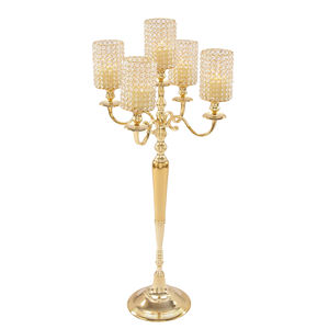 Candélabre indien luxueux en aluminium fait à la main en métal cristal fini or bougeoir à 3 bras pour les fêtes de mariage artisanat - Product Image 4